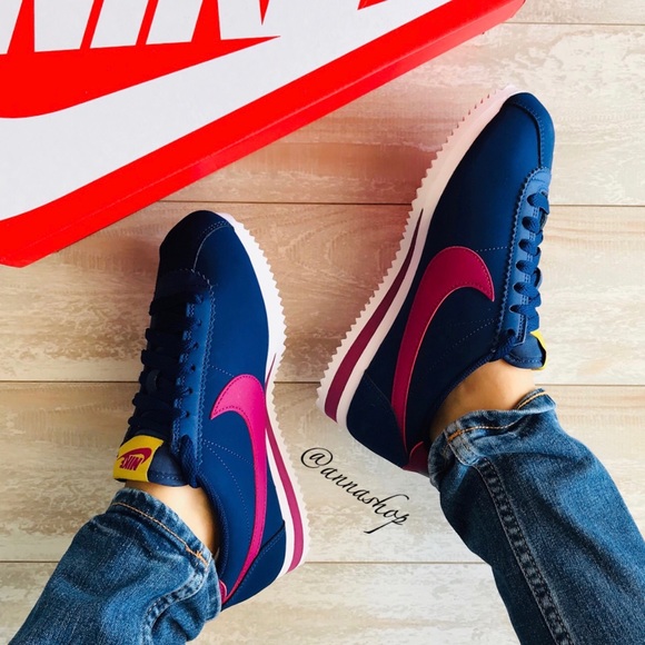 Nike Shoes - NWT Nike Classic Cortez Leather